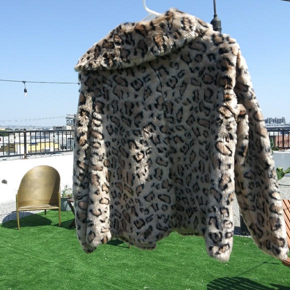 Leopard Print Faux Fur Short Coat NWT - Picture 3 of 7